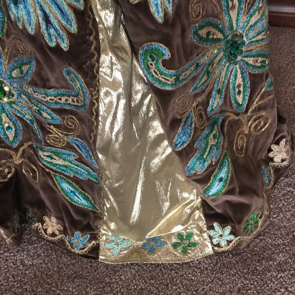 HANDMADE GOWN!! - Picture 5 of 7